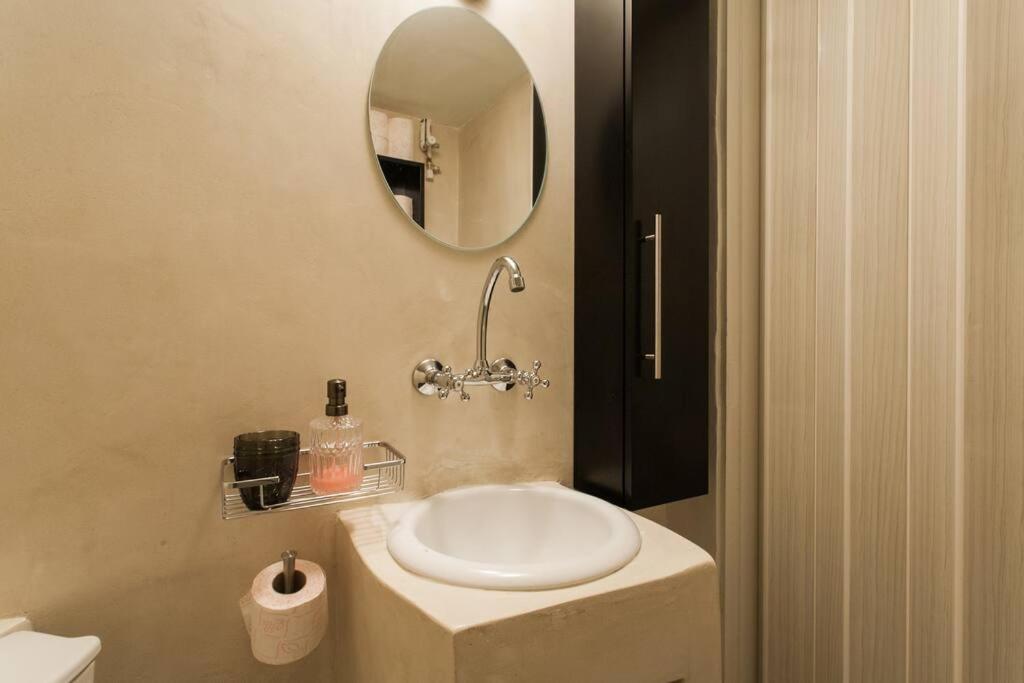 Home Sweet Home @ Central Athens 52 Sq.M. 외부 사진